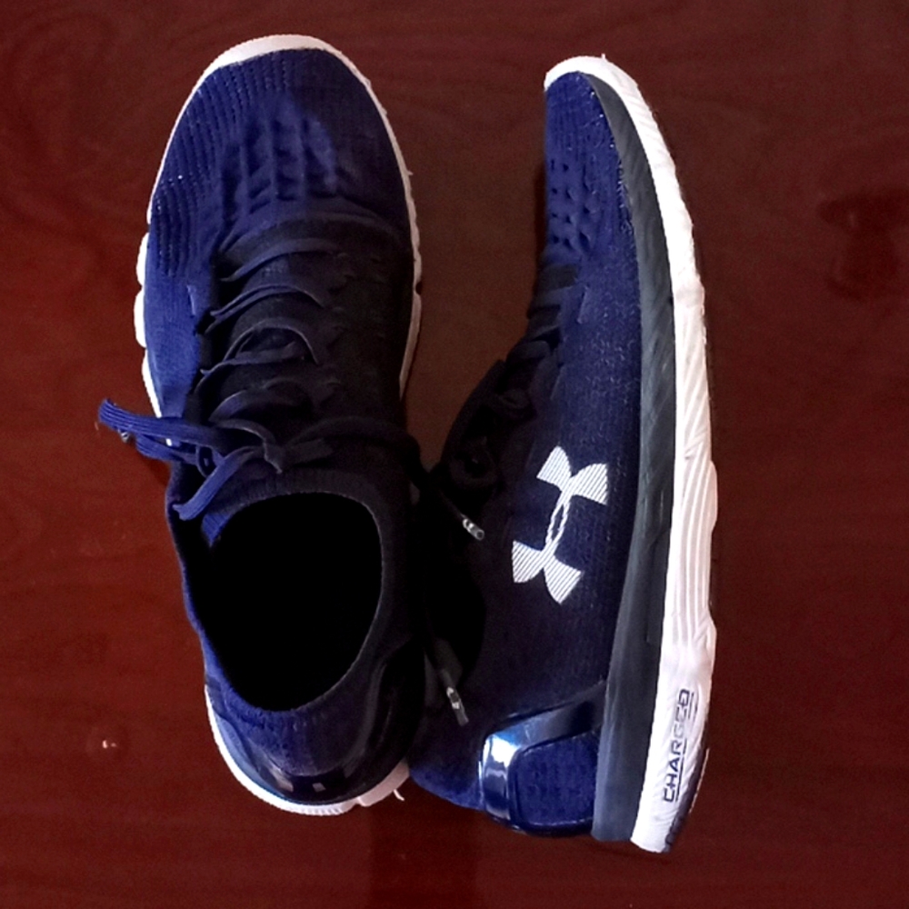 Sport shoes